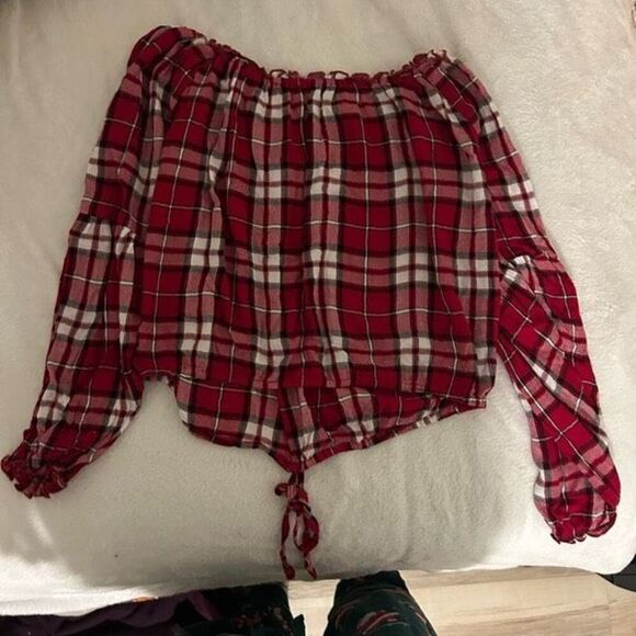 Hollister Plaid off the shoulder shirt size medium - Picture 2 of 3